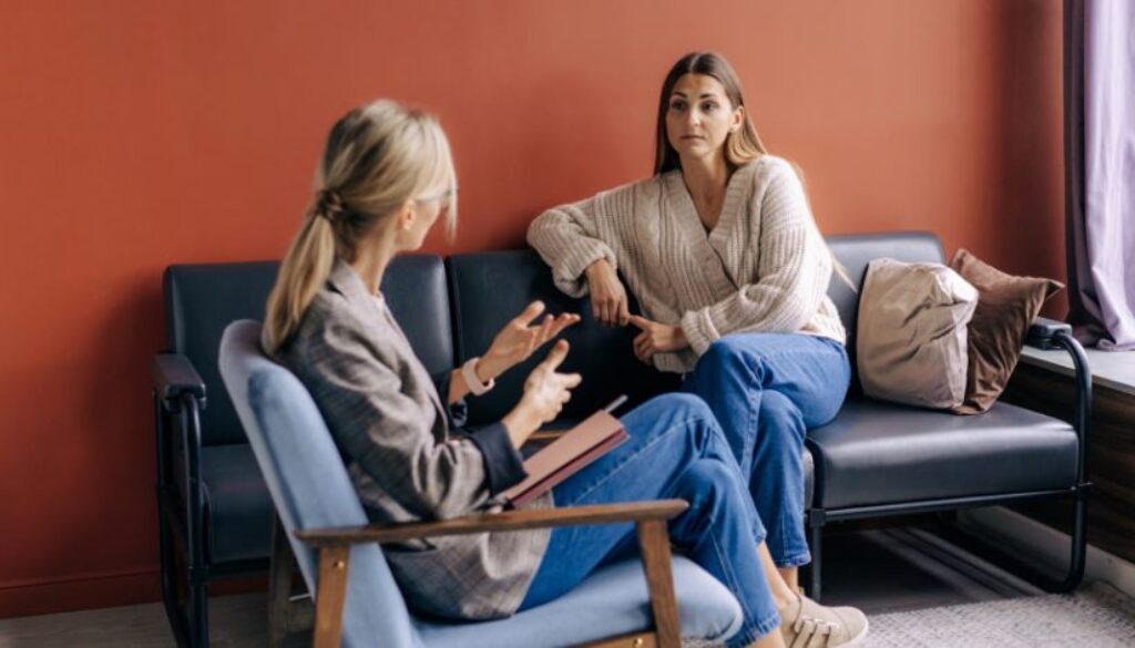 relevate-ketafusion-ketamine-mental-wellness-plan-two-women-talking-therapy-824x471